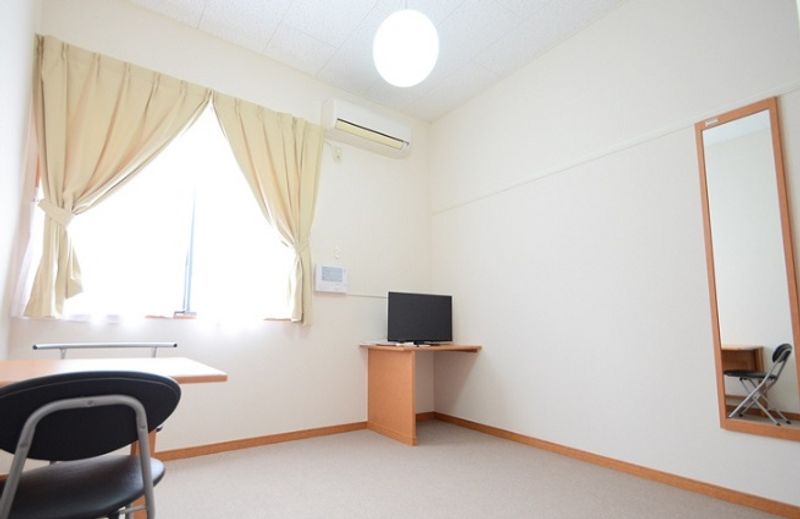 レオパレスルミエールはらだ 居間