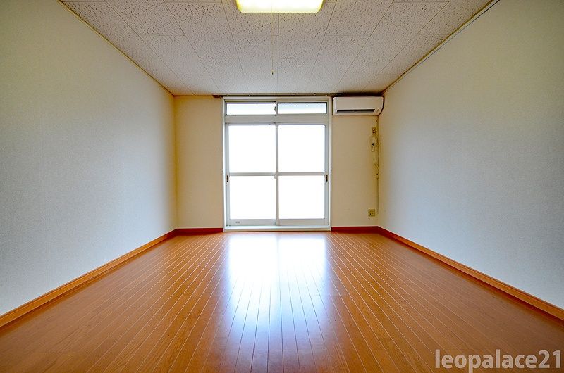 レオパレスＫＯＵＤＡ 居間