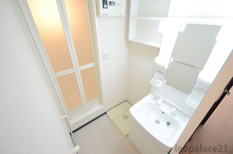 LEONEXT MAKADO Khu rửa mặt