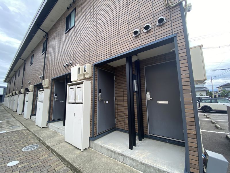 レオパレスフーズフーⅡ エントランス