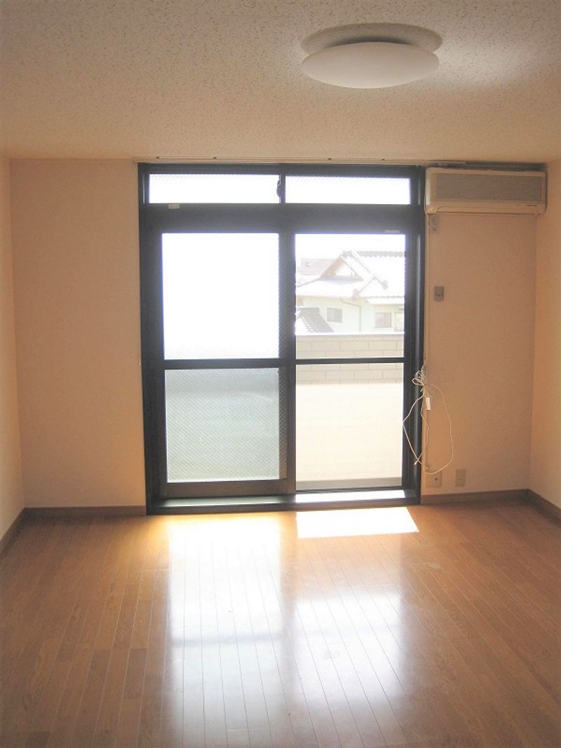 レオパレス岩波