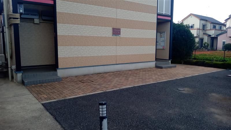 レオパレスボヌールⅡ エントランス