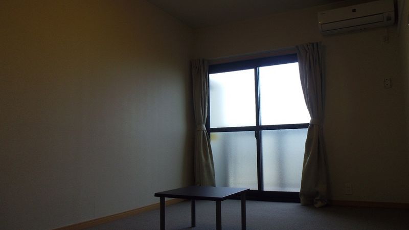 レオパレスひすい 寝室