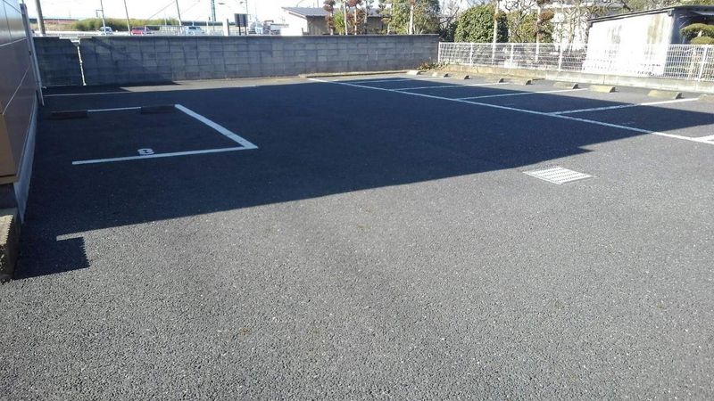 レオパレス飛鳥 駐車場