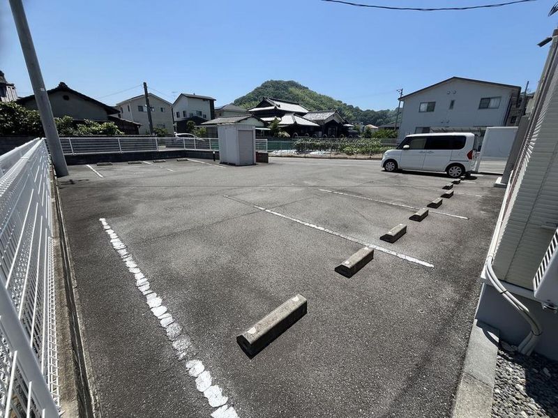 レオネクスト桜ツインＡ 駐車場