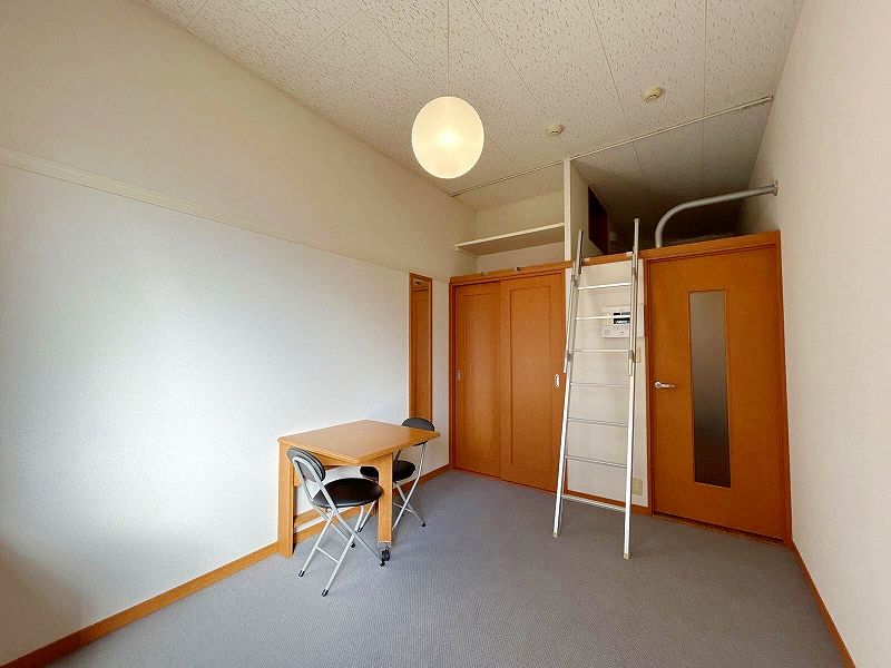 レオパレスソレーユ 居間
