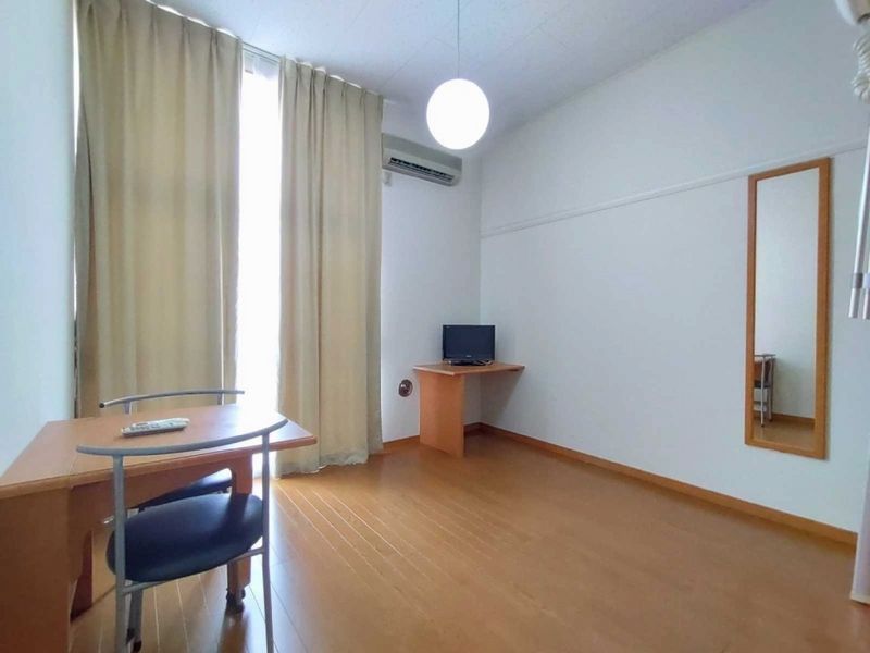 レオパレスＫＥ 居間