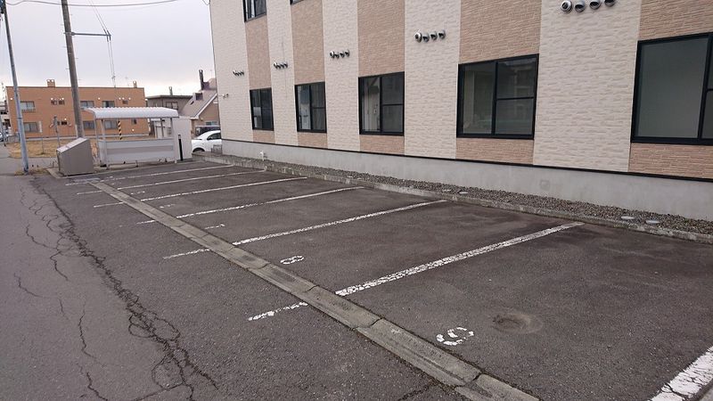 レオパレス信濃 駐車場