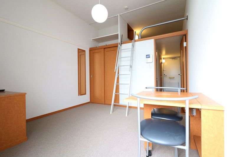 レオパレスアムール 居間