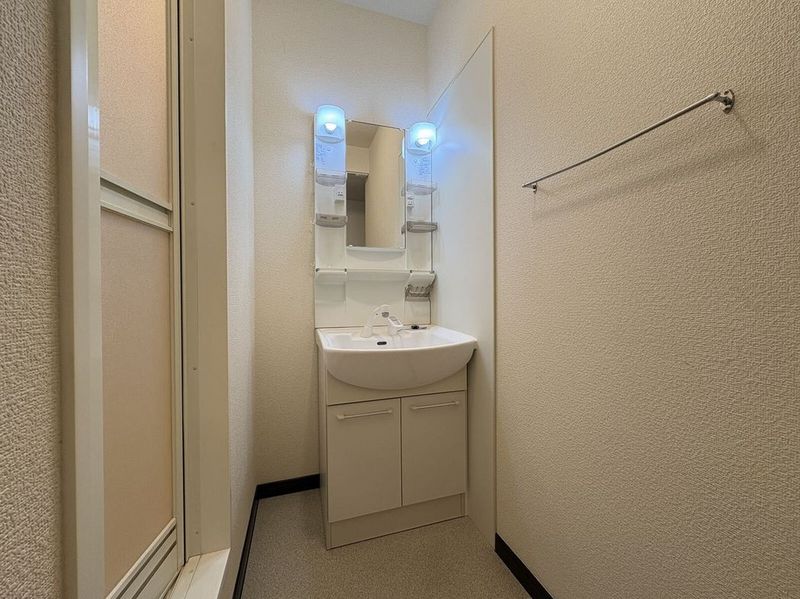 レオネクストレリーフ 洗面台