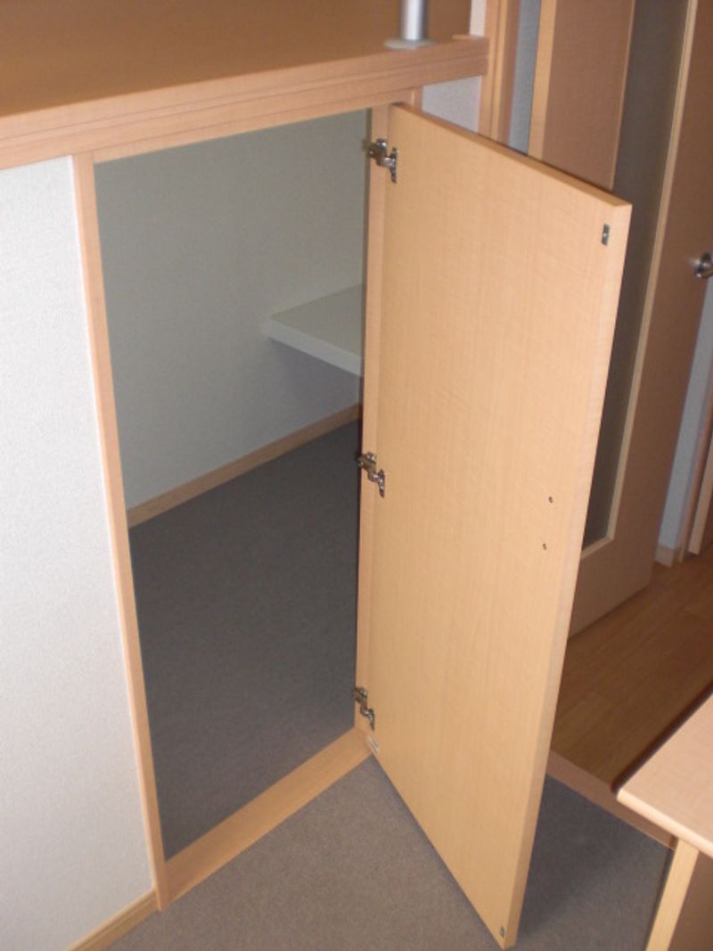 レオパレスグランエレガンス 収納