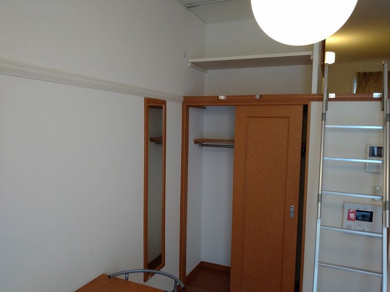 レオパレスオアシス 収納