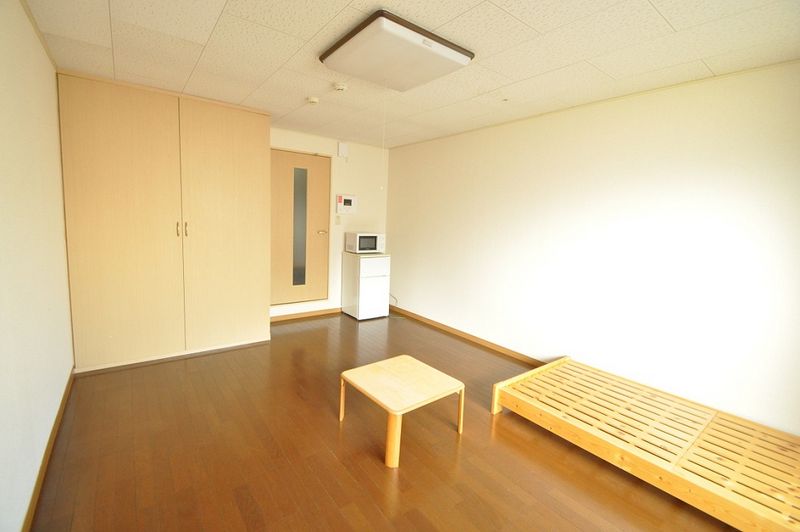 レオパレスＭ 居間