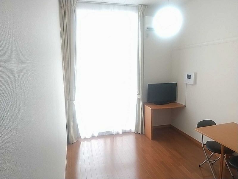 レオパレスカシェート 居間