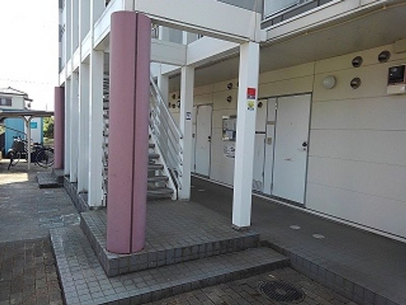 レオパレス美輝 エントランス