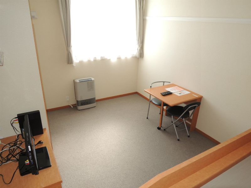 レオパレス羊ヶ丘　康 居間