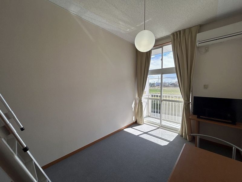 レオパレスクレールＳＫ 居間