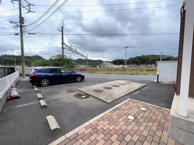 レオパレスリヴィエール 駐車場