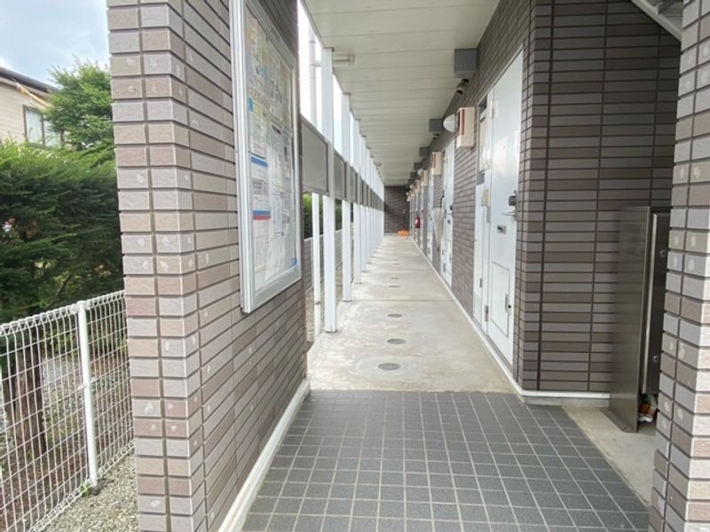 レオパレスインペリアル エントランス