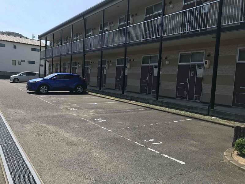 レオパレスル　ポルトＢ 駐車場