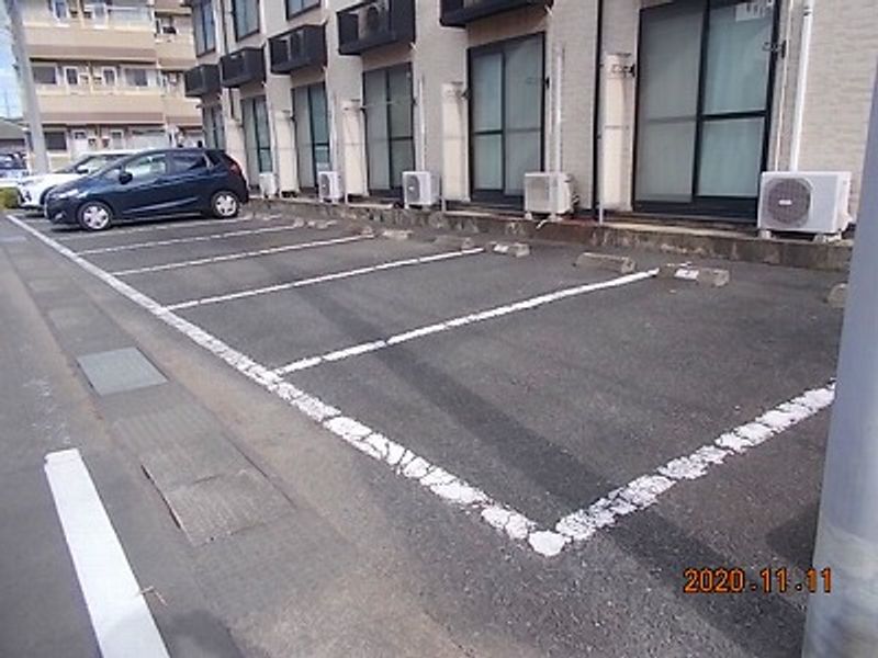 レオパレス杏 駐車場