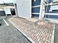 レオネクストメゾンメルヴェイユ エントランス