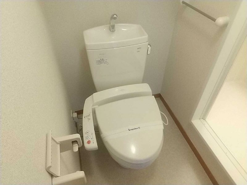 レオパレスＢＯＮＨＥＵＲ壱番館 トイレ