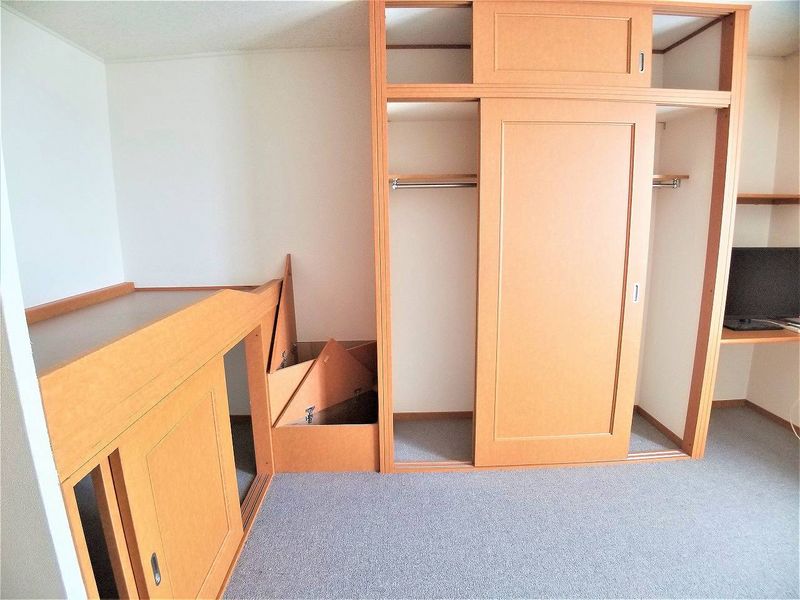 レオパレス笹原 収納