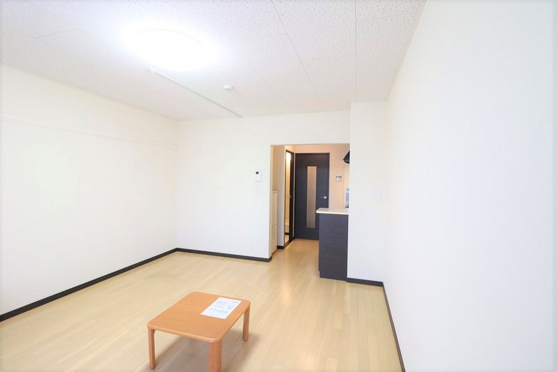 レオネクスト園部木崎町 居間