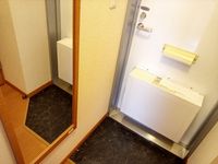 レオパレス御所野 玄関