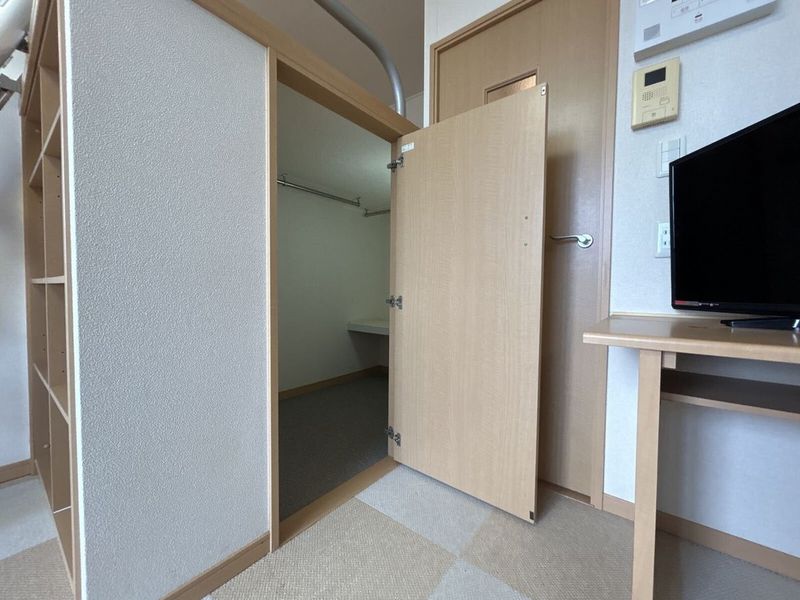 レオパレスエリーズ 収納