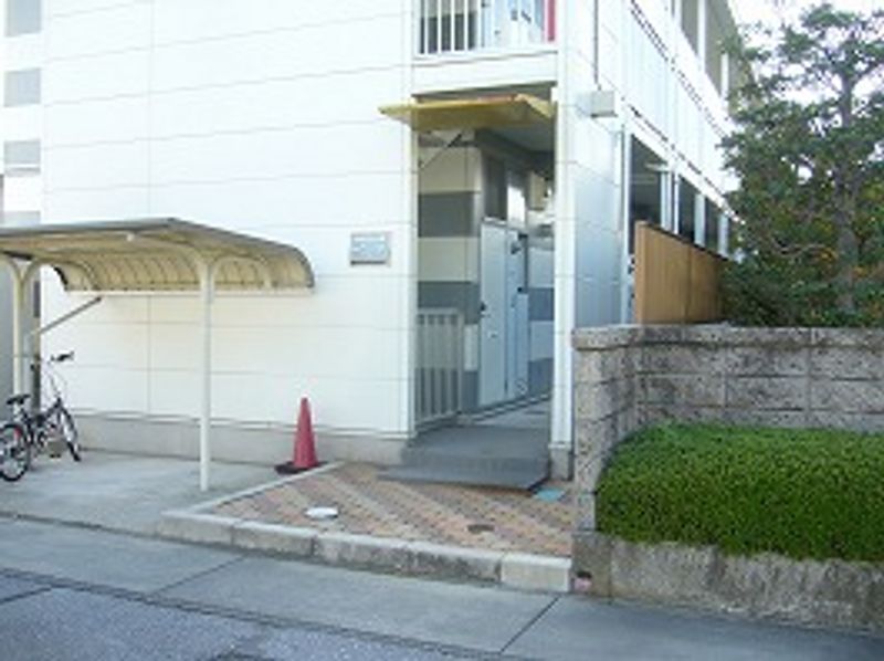 レオパレスカーサエスペランサ エントランス