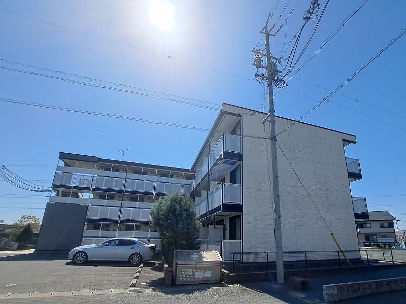 レオパレスエスポ牛川通Ⅲ 外観