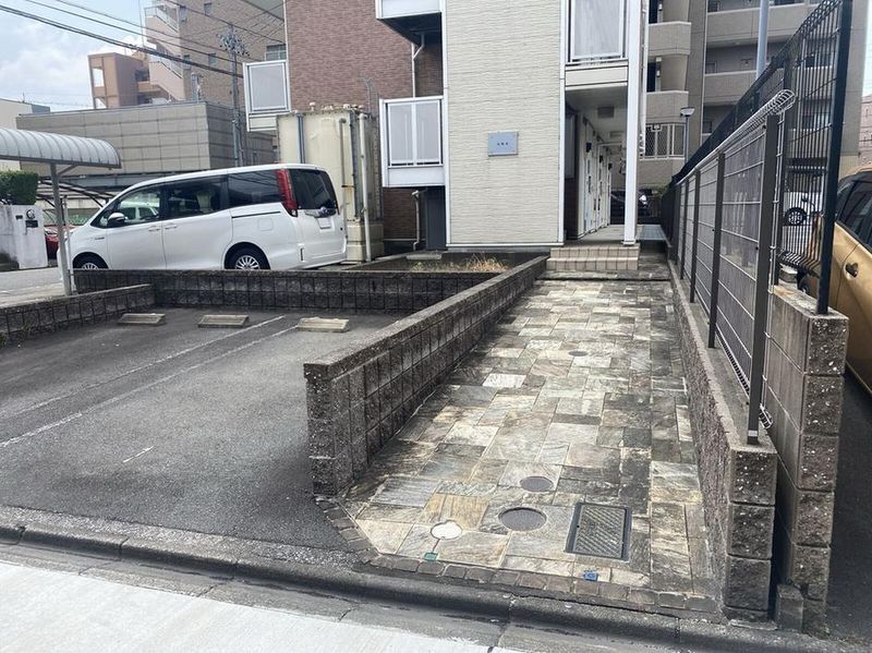 レオパレス高畑東 エントランス