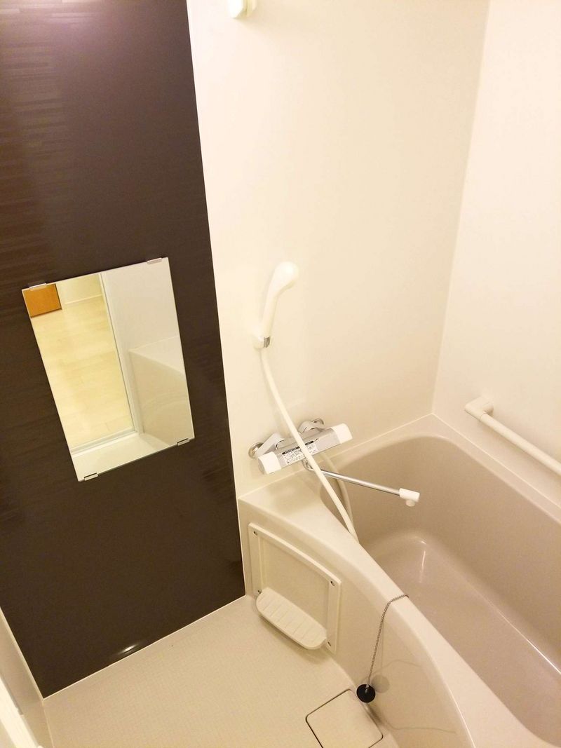 CLEINO Grand Soleil Bathroom