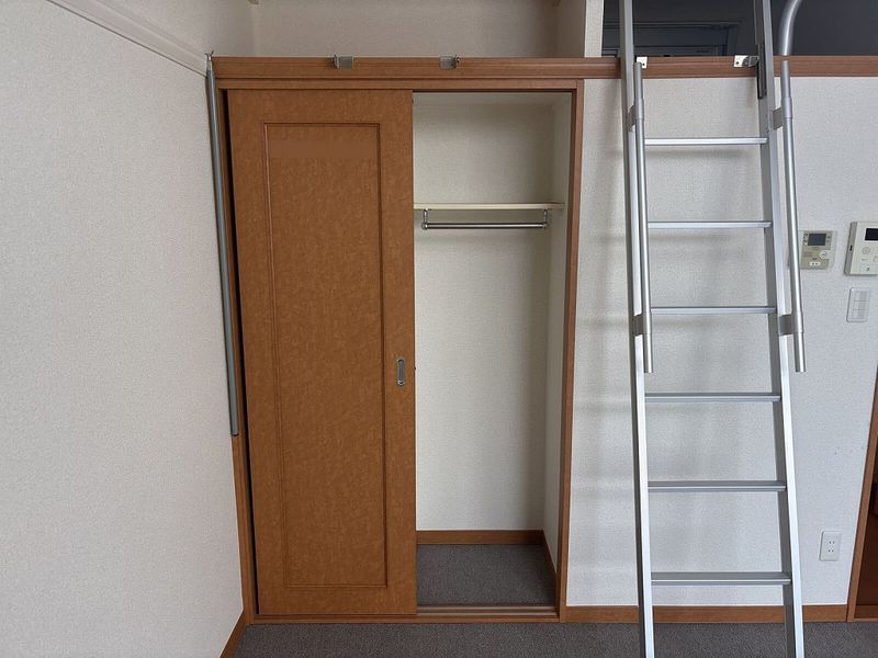 レオパレスラポールⅠ 収納