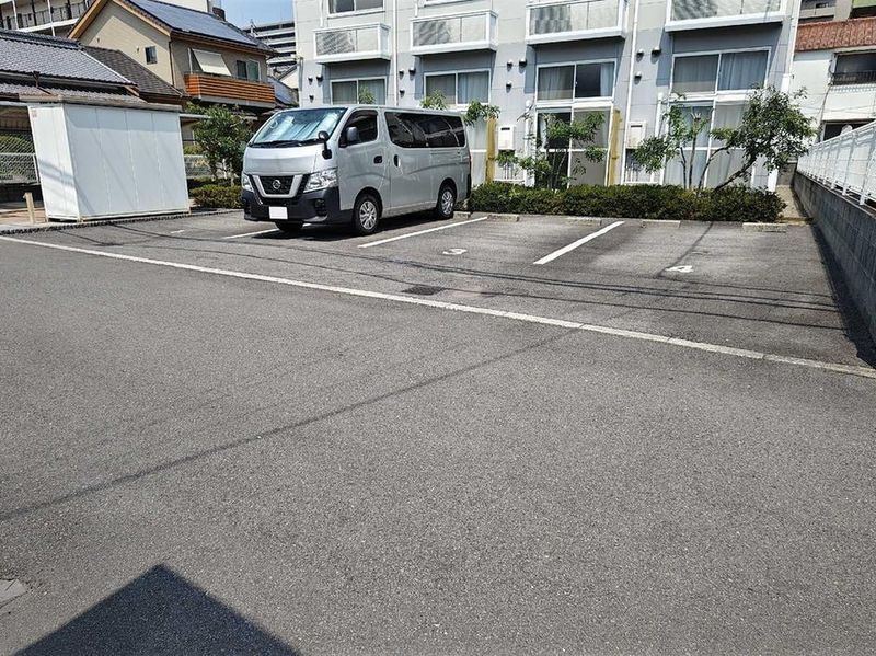 レオパレスＮ 駐車場