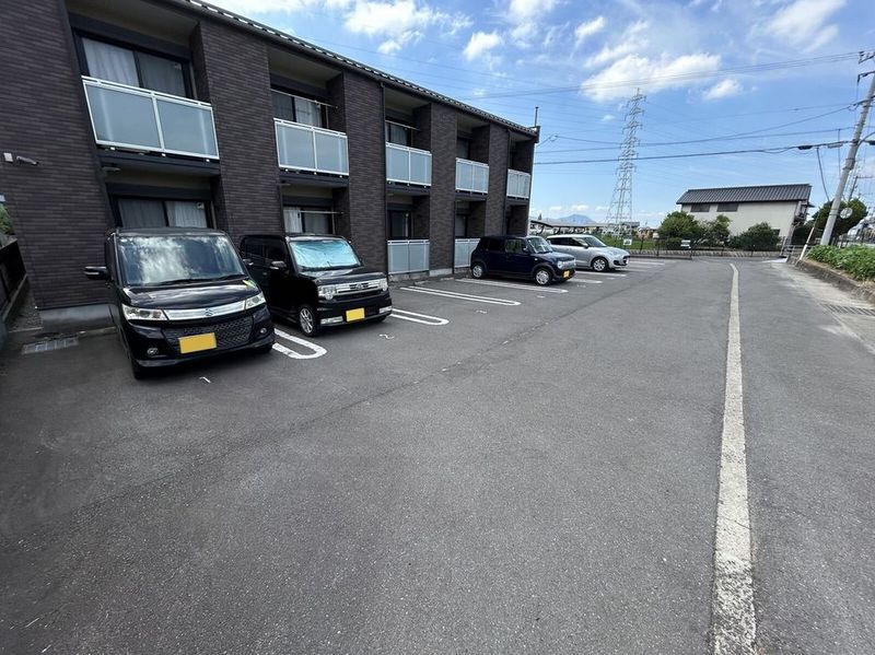 レオネクストＡ＆Ｍ 駐車場