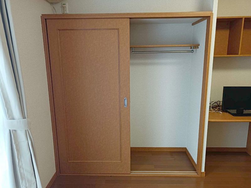 レオパレスチェリ 収納