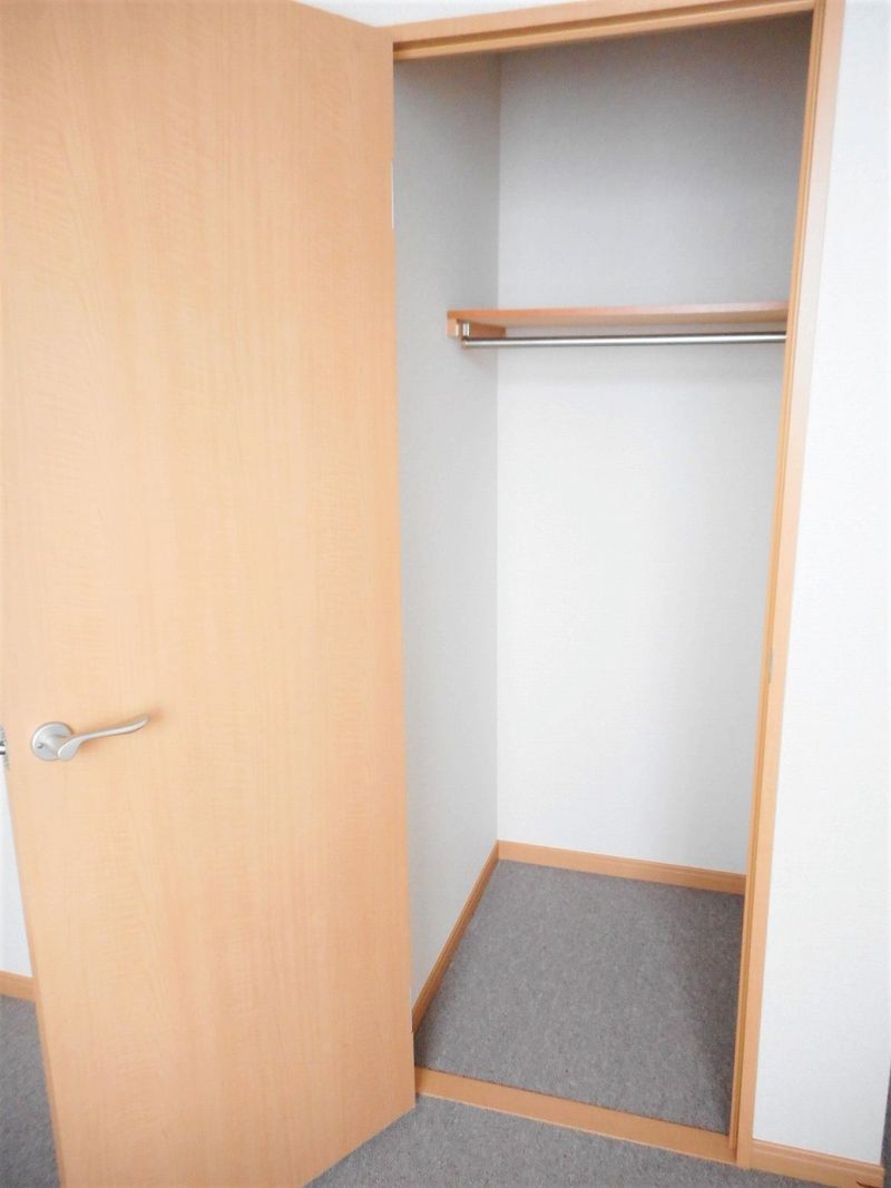 レオパレスブランネージュ 収納