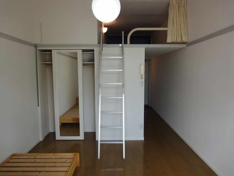 レオパレスフレッシュⅢ 居間