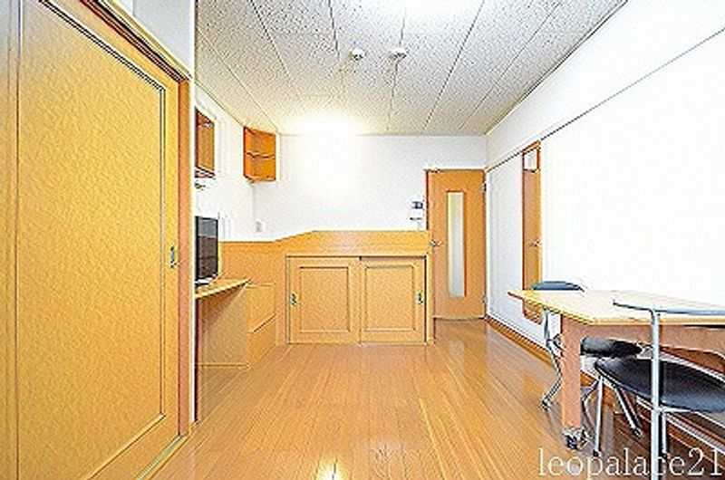 レオパレスラ・メゾンフルール 寝室