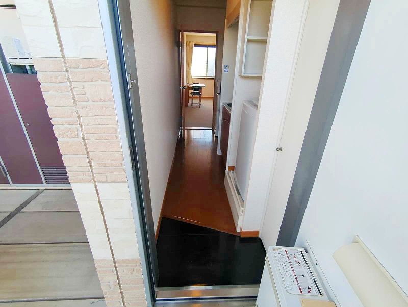 レオパレスＳｉｒ　Ｈｏｕｓｅ 玄関