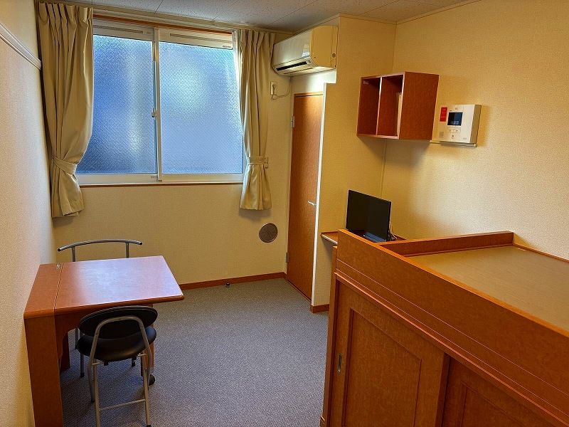 レオパレスシティーストーン 居間