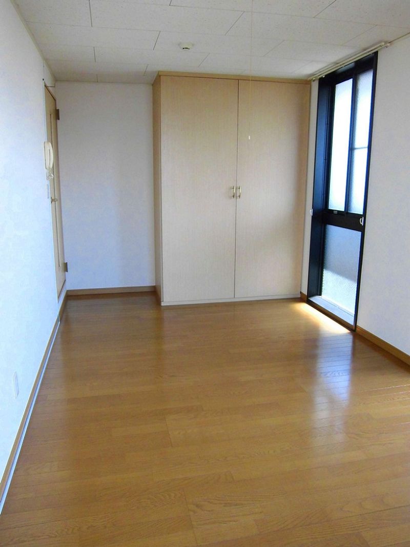 レオパレスＣｙｐｅｒｕｓ 居間