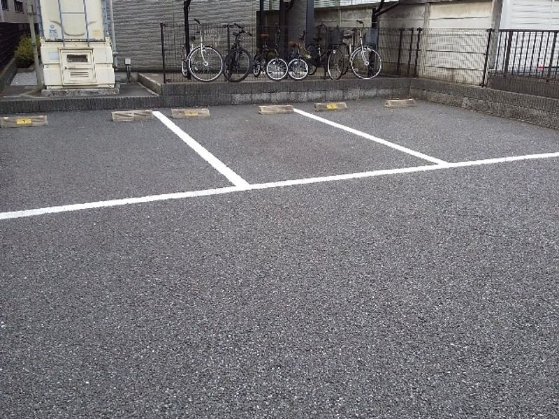 レオパレスＫ 駐車場