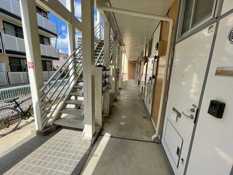 レオパレスポプラ エントランス