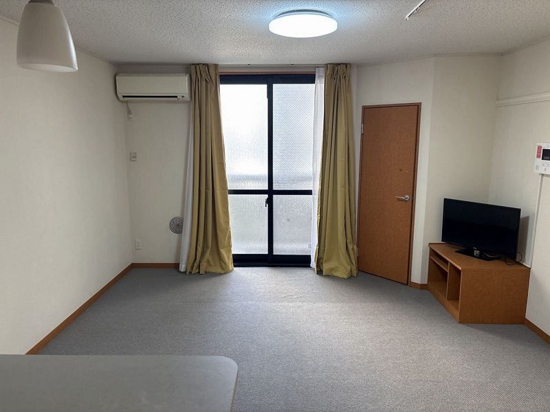 レオパレスノワール　Ⅱ 居間