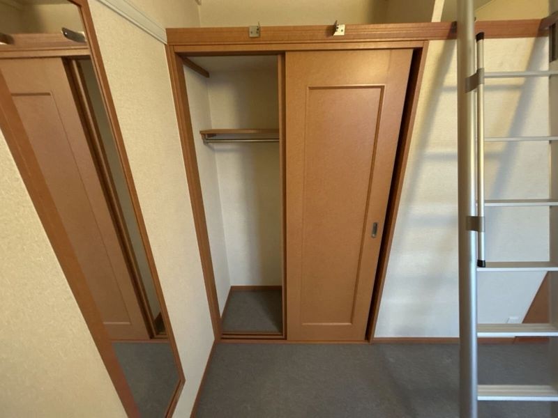 レオパレスウタガワ２ 収納