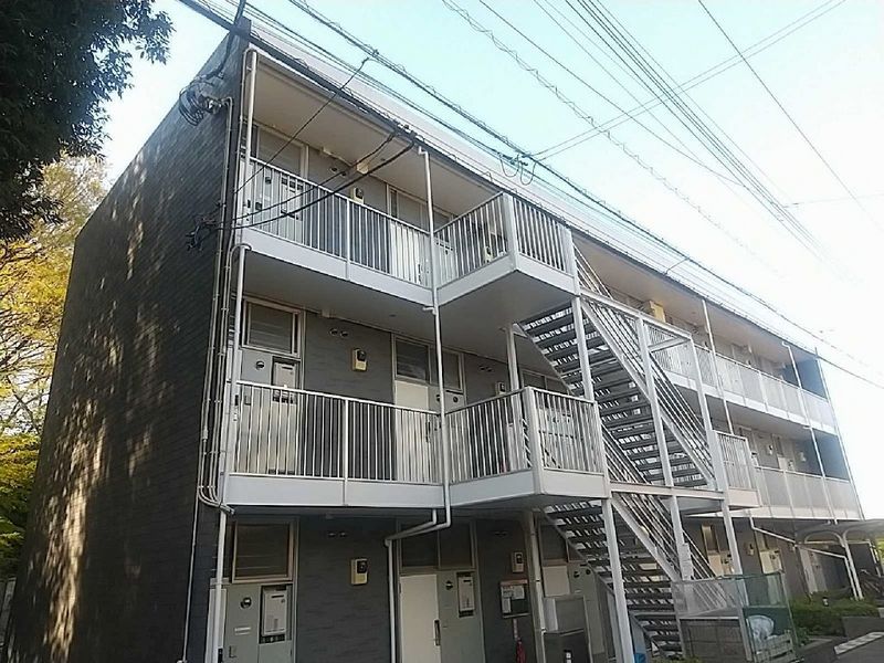 レオパレス峰の坂 外観